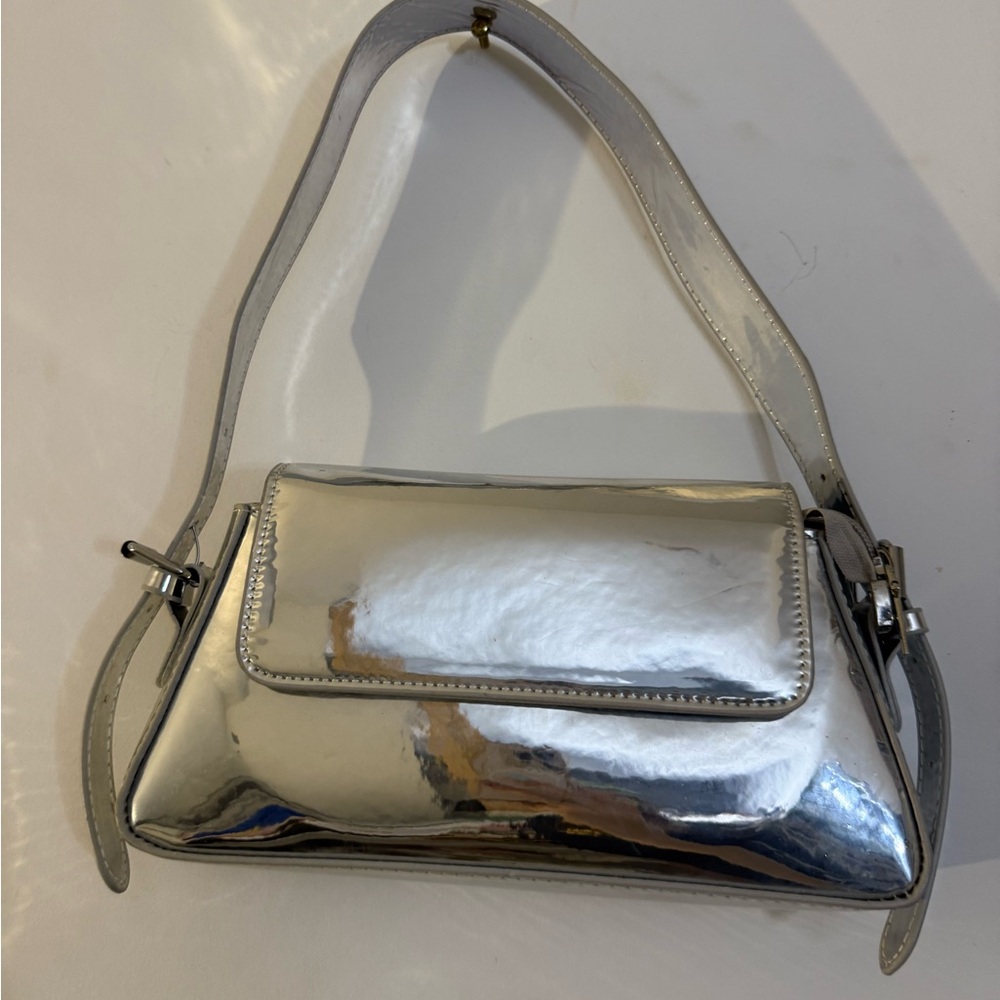 Amazon Shiny Silver Shoulder Bag